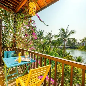 Hotel Riverside Oasis Ancient